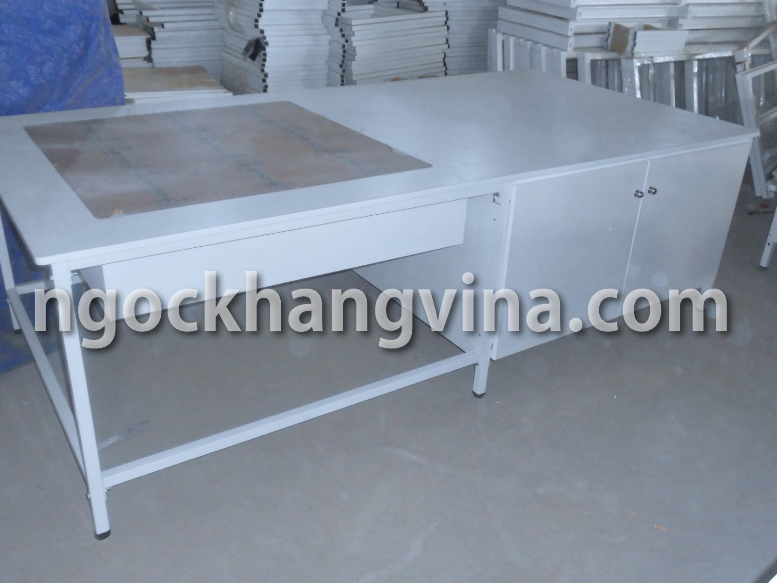 Bàn kiểm hóa