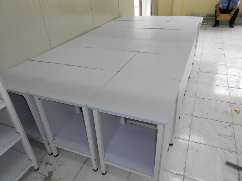 Bàn trợ ủi - 011