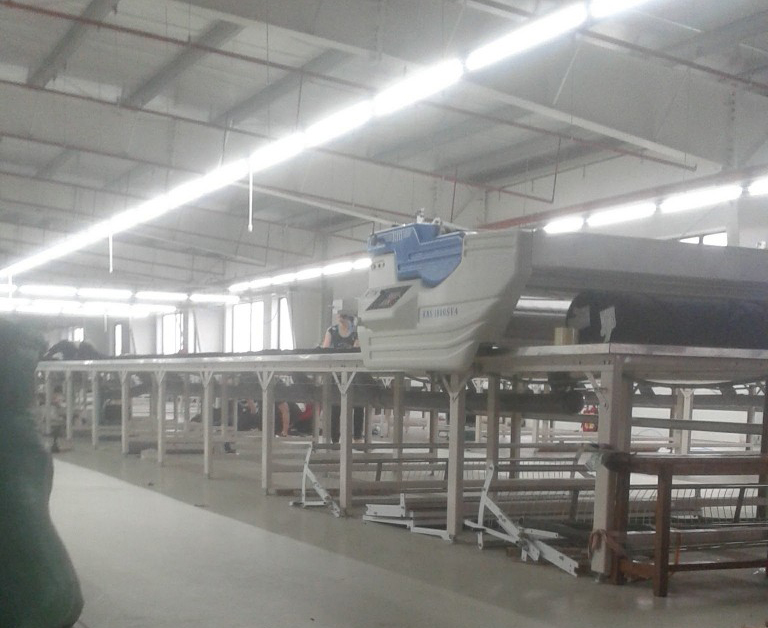 Bàn cắt Việt Nam
